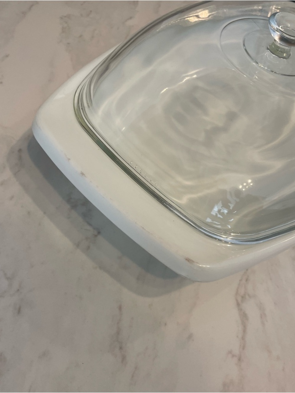 Vintage Pyrex Golden Honeysuckle Casserole Dish with lid - 2.5 Quart - Picture 5 of 8